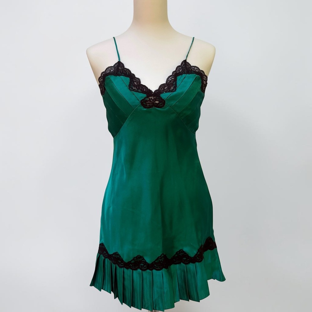 VTG Victorias Secret Slip Dress S Green Lace Pleated Satin Chemise Gold Label